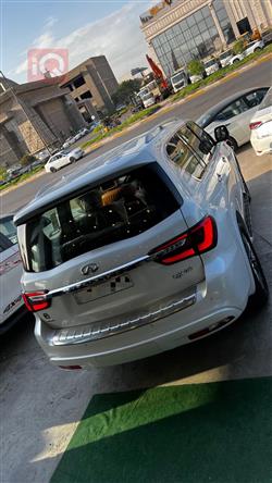 Infiniti QX80